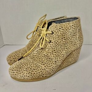 Toms Leopard Print Tie Up Wedges Size 9